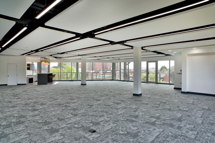 14 Castle Hl, Maidenhead to rent - Building Photo - Image 3 of 11