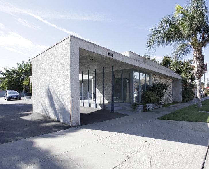 10906 Riverside Dr, North Hollywood, CA for rent - Primary Photo - Image 1 of 6