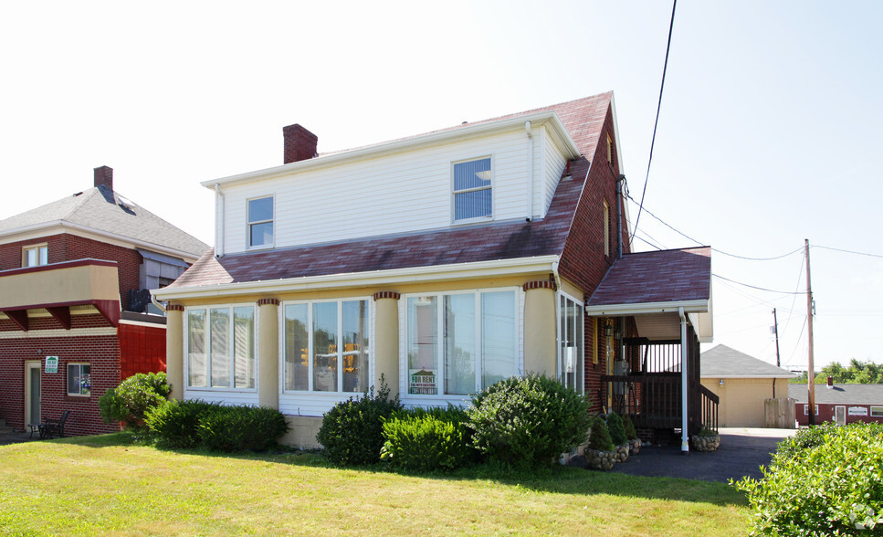 31 Robbins Station Rd, Irwin, PA for rent - Building Photo - Image 1 of 1