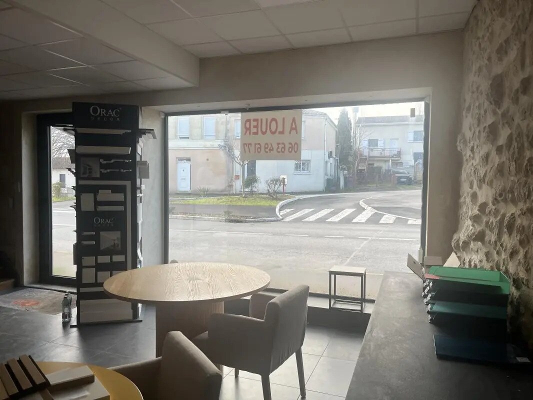 Office in Blanquefort to rent Interior Photo- Image 1 of 6