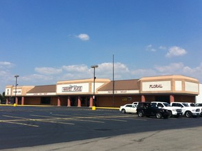 1102 S Main St, Sikeston, MO for rent Building Photo- Image 1 of 2