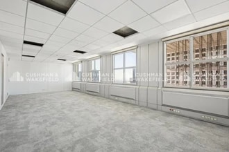 Office in Puteaux to rent Interior Photo- Image 1 of 4