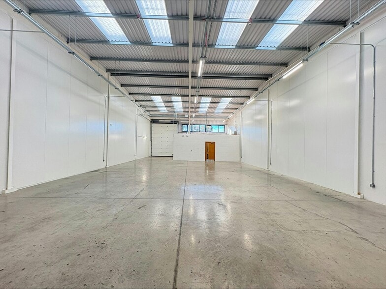 19A-19D Manasty Rd, Peterborough to rent - Building Photo - Image 3 of 10