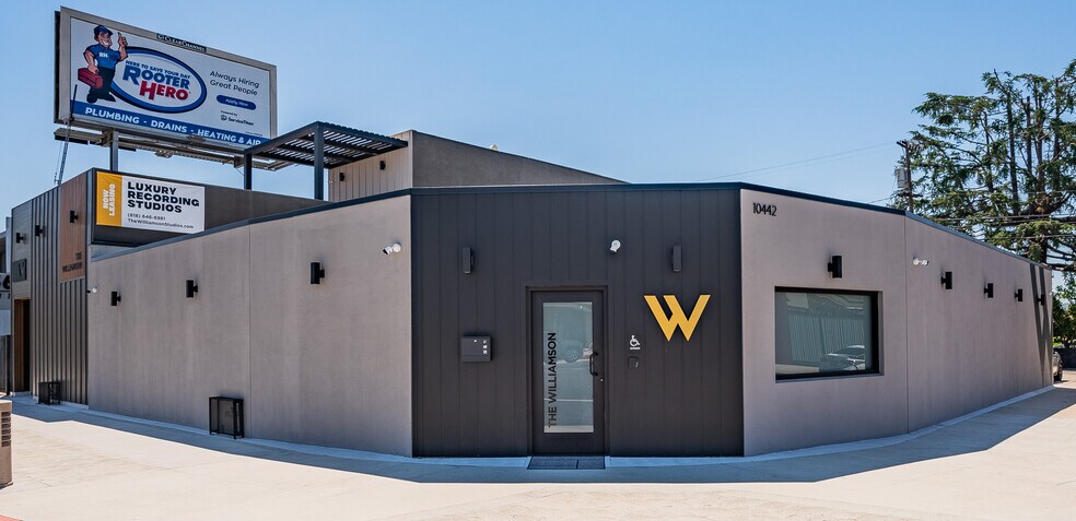 10442 Burbank Blvd, North Hollywood, CA for sale - Primary Photo - Image 1 of 1