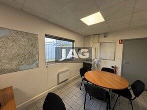 Light Industrial in Genas for sale Interior Photo- Image 2 of 3