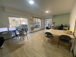 Office in Marseille to rent Interior Photo- Image 1 of 6