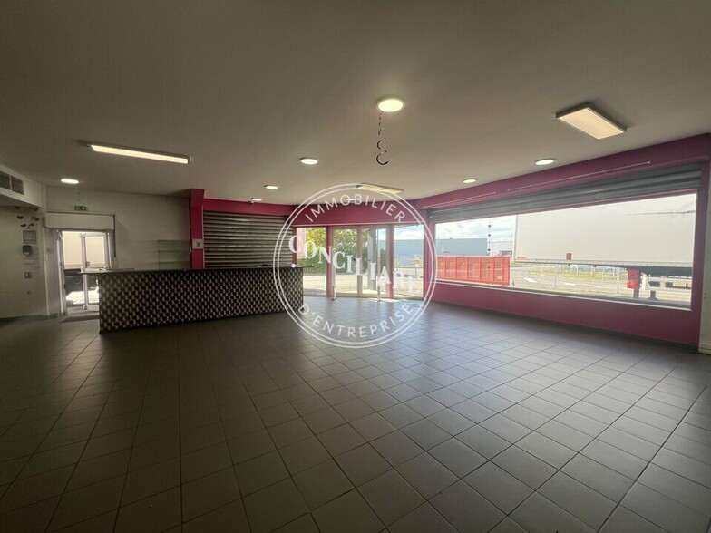 Boulevard Du Libre Échange, Saint-Orens-de-Gameville to rent - Interior Photo - Image 3 of 5