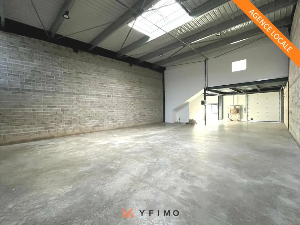 Location Local d'activités 297 m² - Photo 1