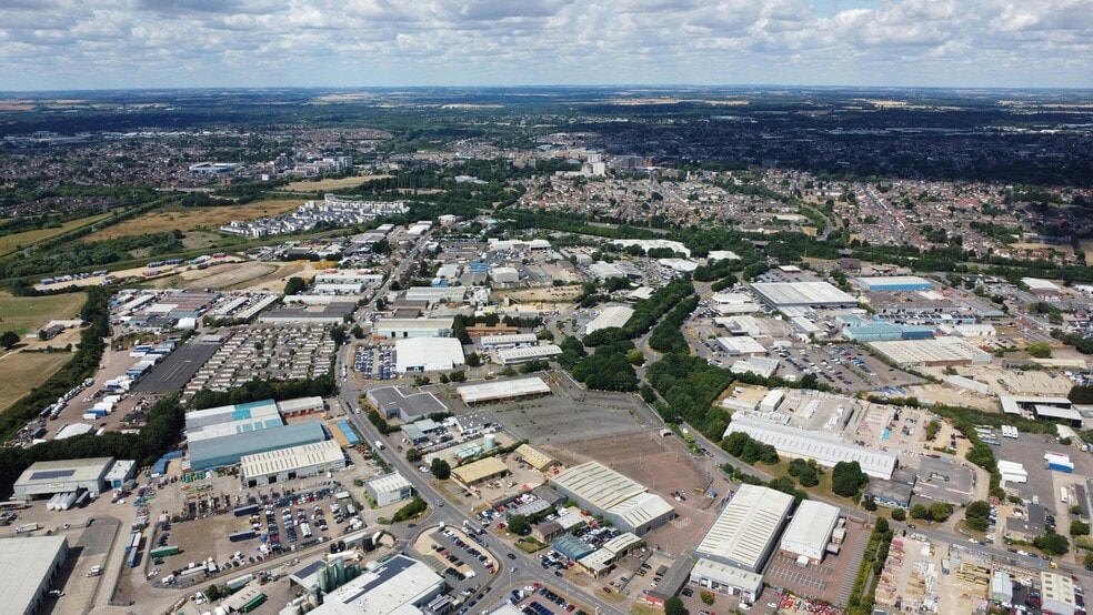 14 Fengate, Peterborough to rent - Primary Photo - Image 1 of 4