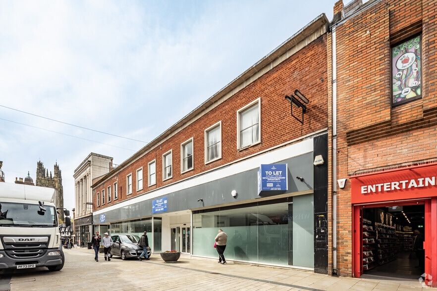 3-9 Hope St, Wrexham to rent - Building Photo - Image 3 of 3