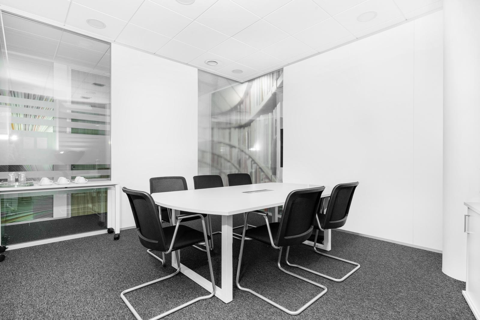 7 Rue Le Bouvier, Bourg-la-Reine to rent Interior Photo- Image 1 of 15