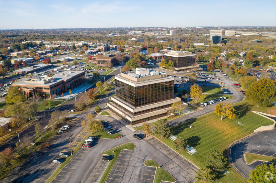 8400 W 110th St, Overland Park, KS for rent - Aerial - Image 2 of 29