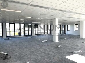 Office in Vénissieux to rent Interior Photo- Image 2 of 7