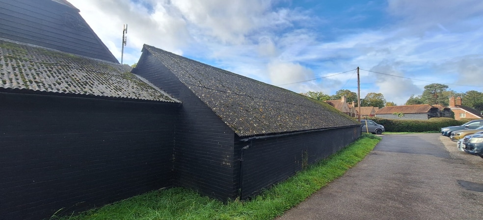 Castle Ln, West Grinstead to rent - Building Photo - Image 3 of 3