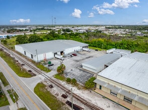 2930 Maine Ave, Lakeland, FL to rent Interior Photo- Image 2 of 17