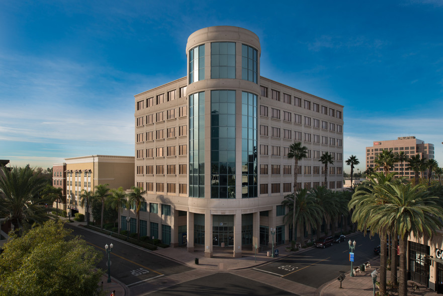 200 W Center St, Anaheim, CA for rent - Building Photo - Image 1 of 6