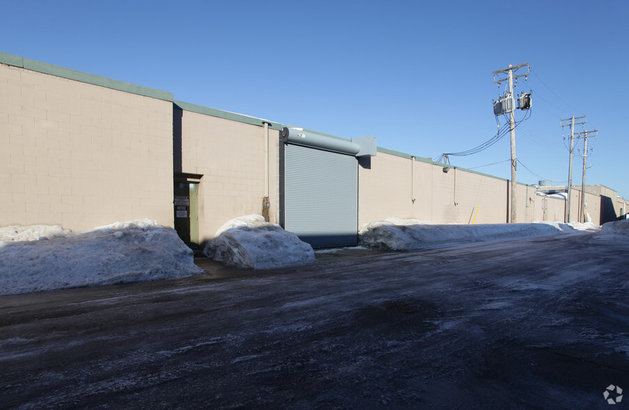 260 N Plymouth Ave, Minneapolis, MN for rent - Building Photo - Image 2 of 4