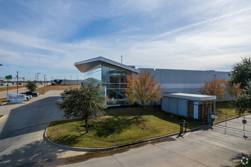 1900 SE Loop 820, Fort Worth, TX for sale - Building Photo - Image 2 of 6