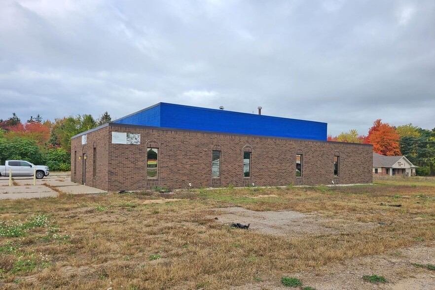 950 E Sternberg Rd, Muskegon, MI for sale - Building Photo - Image 1 of 1