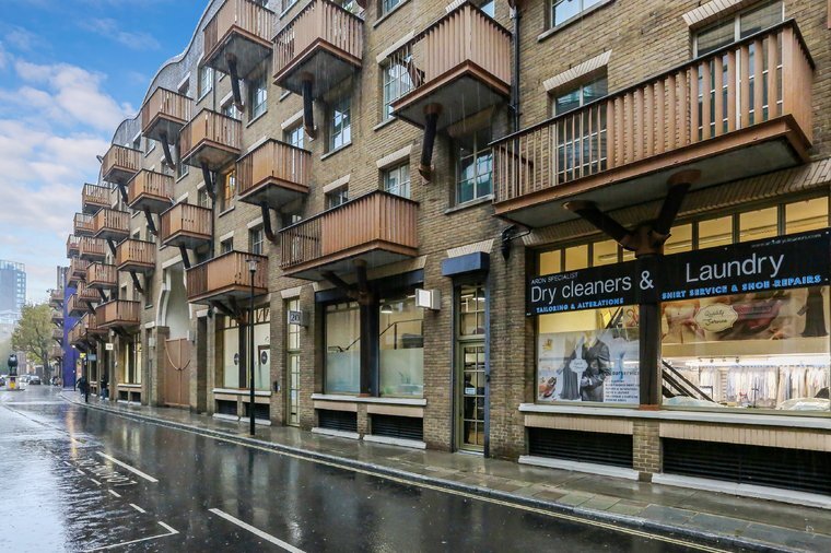 Queen Elizabeth St, London for rent Building Photo- Image 1 of 6