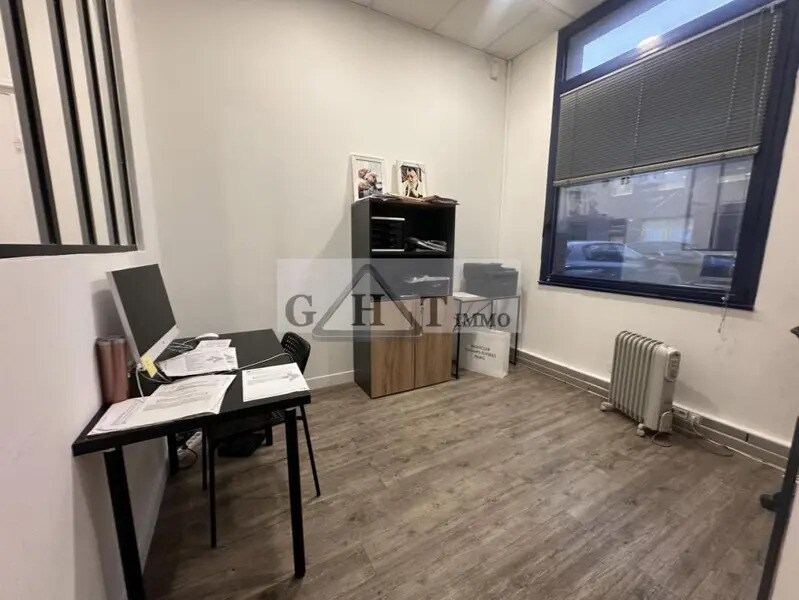 Office in Créteil to rent Interior Photo- Image 1 of 9