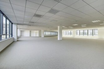 Office in Antony to rent Interior Photo- Image 1 of 2