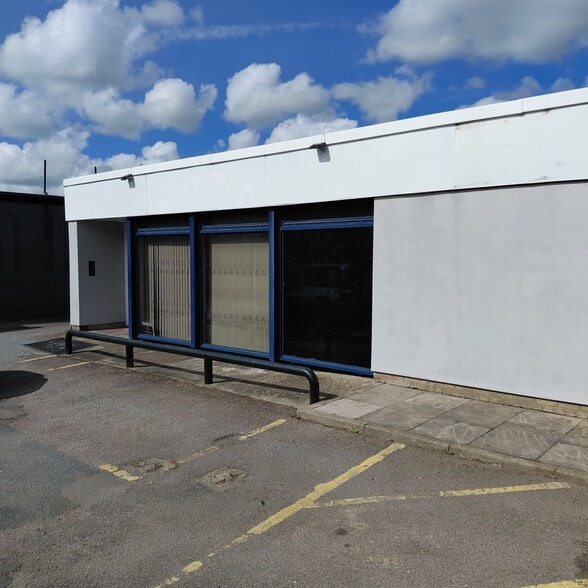 486 Sprowston Rd, Norwich to rent - Building Photo - Image 2 of 6