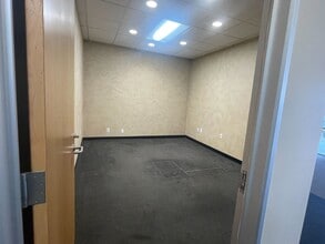 19510-19530 Nordhoff Pl, Northridge, CA to rent Interior Photo- Image 2 of 5