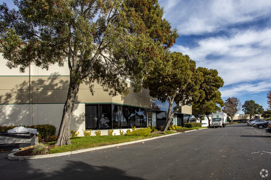 19202-19240 Cabot Blvd, Hayward, CA for rent - Building Photo - Image 1 of 8