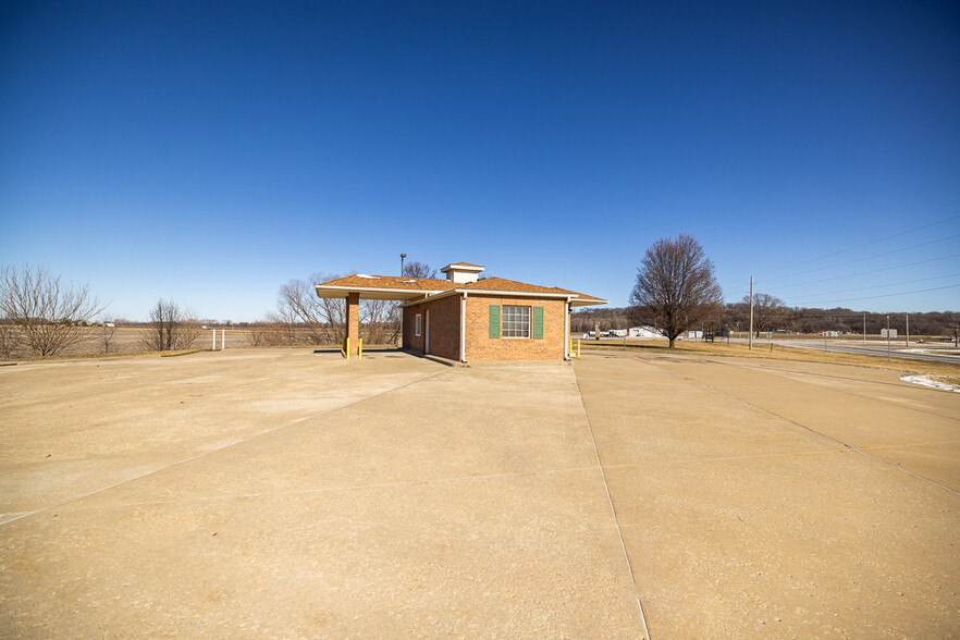 600 Hwy Z, Orrick, MO for sale - Building Photo - Image 2 of 27