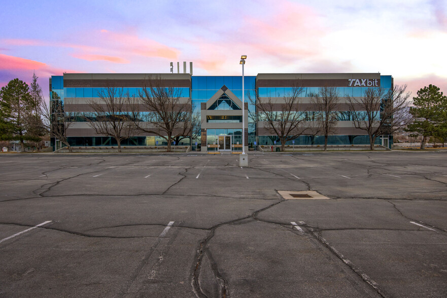 66 E Wadsworth Park Dr, Draper, UT for rent - Building Photo - Image 1 of 15