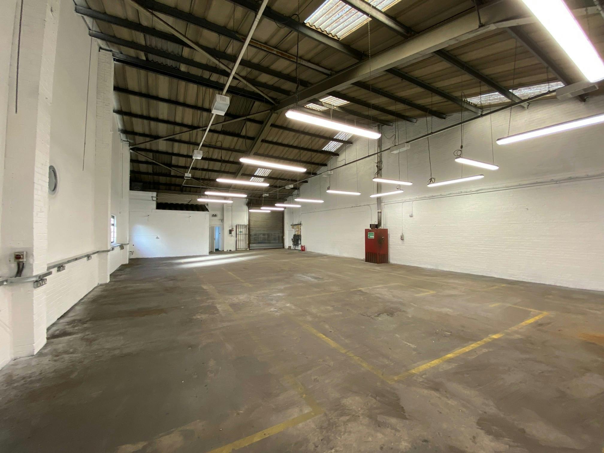 Carr Wood Rd, Castleford to rent Building Photo- Image 1 of 2