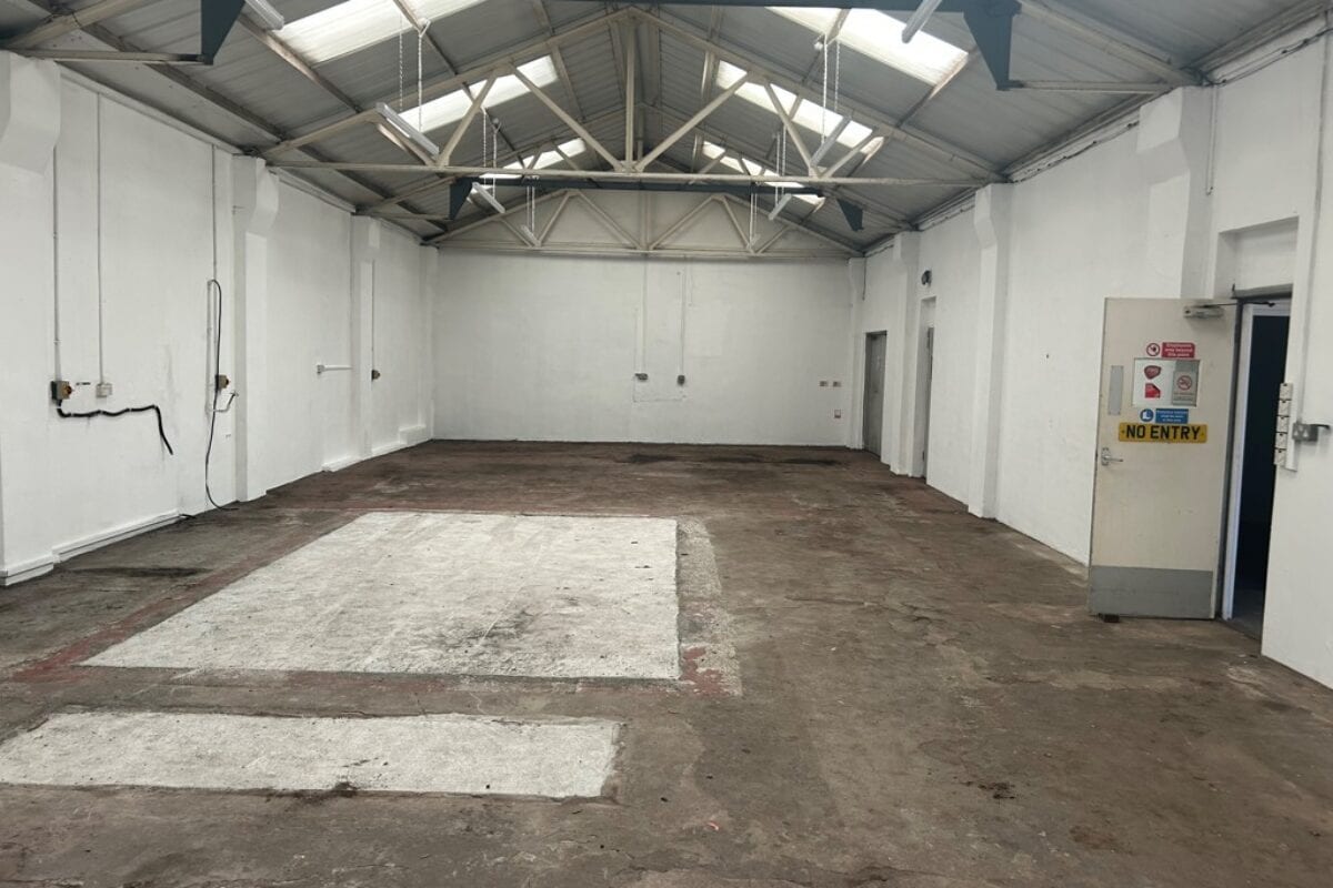 Trevol Rd, Torpoint, CON PL11 2TB - Unit 3a -  - Interior Photo - Image 1 of 5