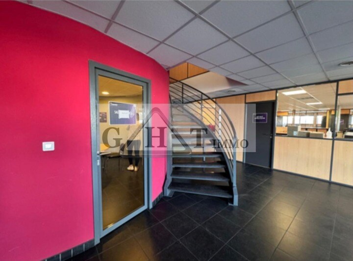 Industrial in Argenteuil for sale - Interior Photo - Image 3 of 5