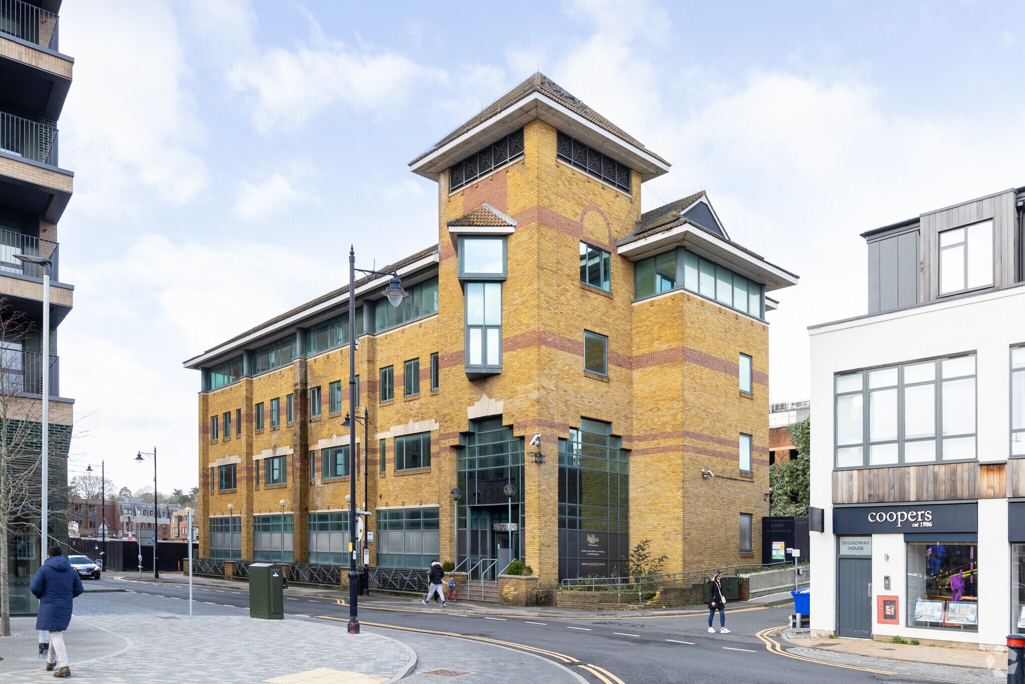 Broadway, Maidenhead for sale Primary Photo- Image 1 of 1