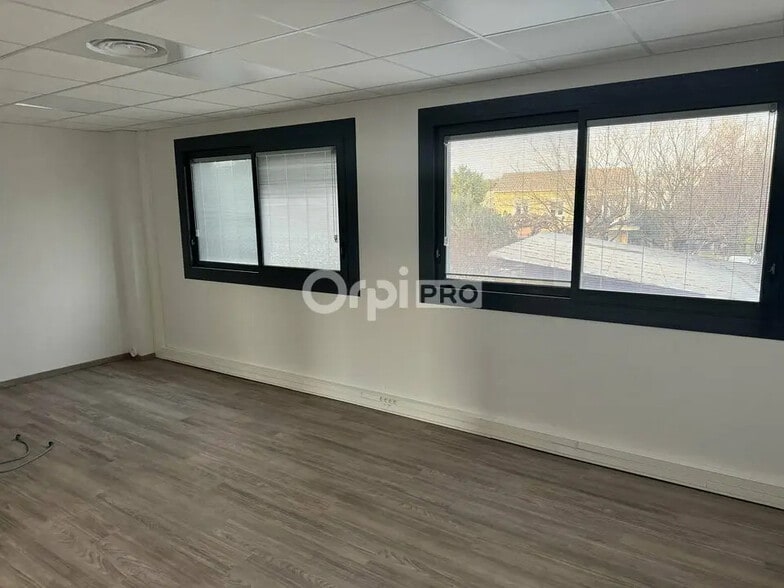 Office in Avignon to rent - Building Photo - Image 3 of 5