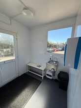 College Rd N, Aylesbury to rent Interior Photo- Image 2 of 6