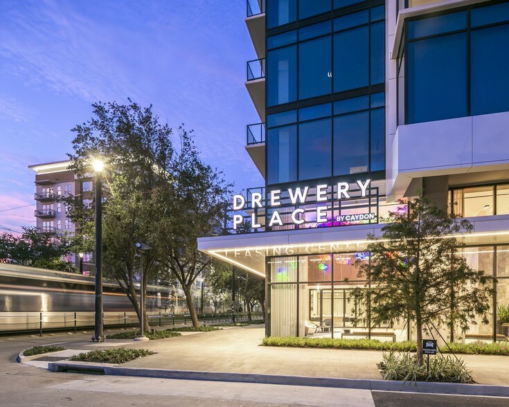 2850 Fannin St, Houston 77002 UK