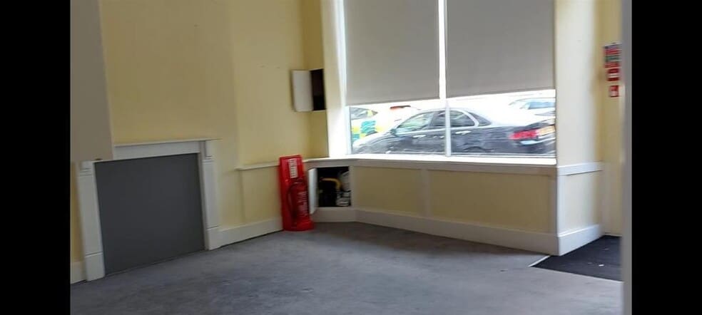 35 Malvern Rd, London to rent - Building Photo - Image 2 of 5