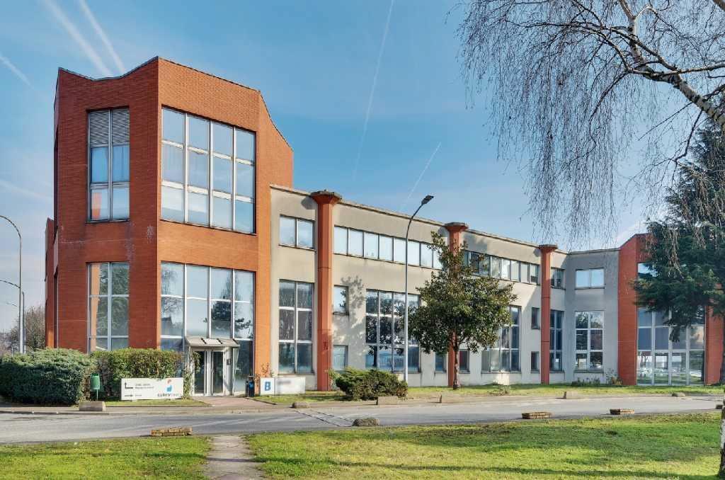 Office in La Courneuve to rent Building Photo- Image 1 of 9