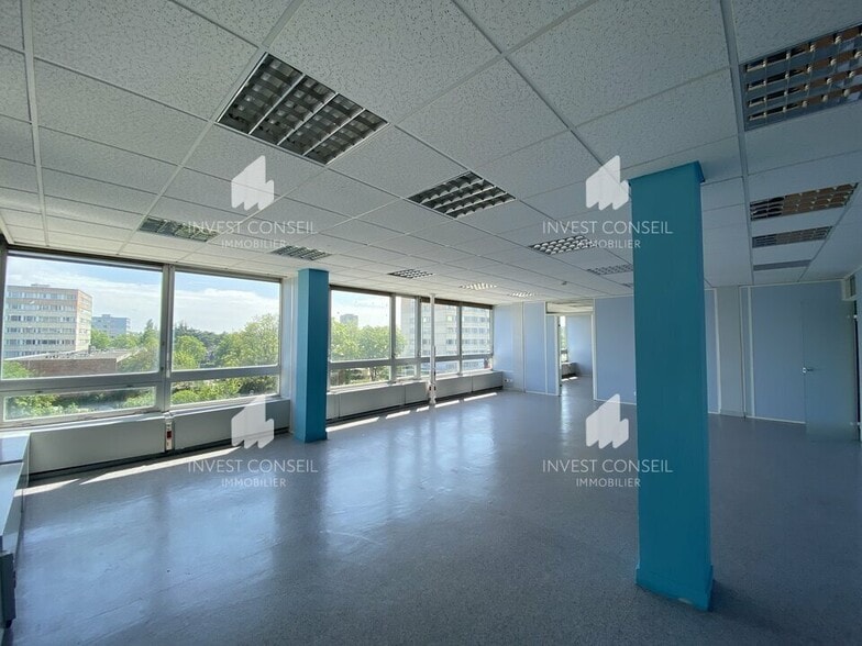 6 Boulevard De L'Hautil, Cergy to rent - Interior Photo - Image 1 of 8