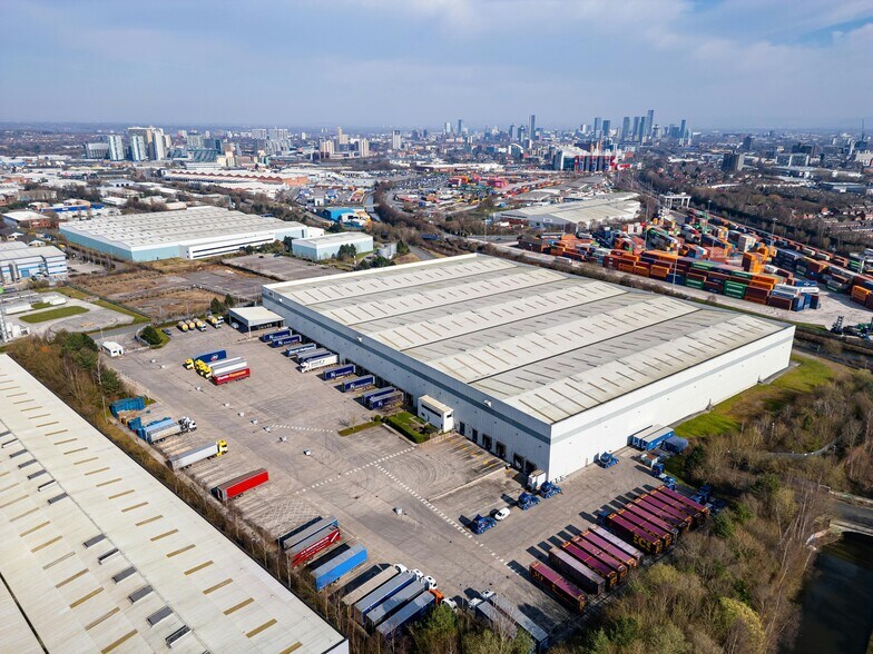 Fraser Pl, Manchester to rent - Building Photo - Image 3 of 16