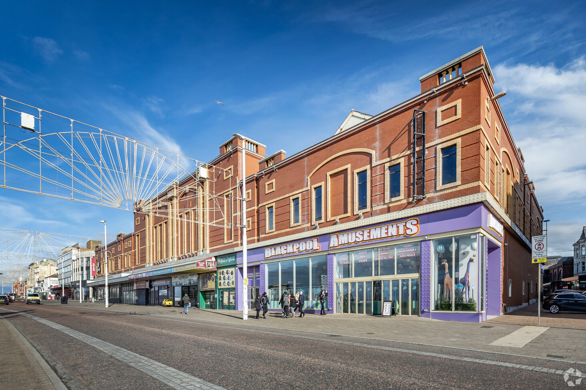 Bank Hey, Blackpool to rent Building Photo- Image 1 of 7