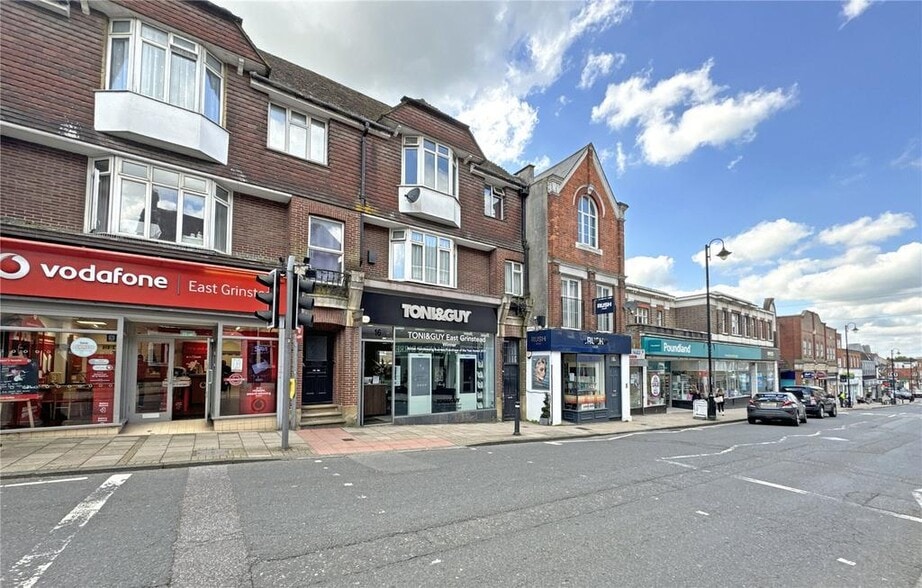 14-16 London Rd, East Grinstead for sale - Building Photo - Image 2 of 10