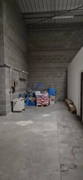 81 Rue Elisée Reclus, Décines-Charpieu to rent - Interior Photo - Image 2 of 8