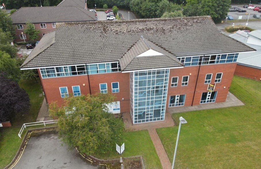 1 Lyme Drive, Newcastle Rd, Stoke On Trent to rent - Building Photo - Image 3 of 5