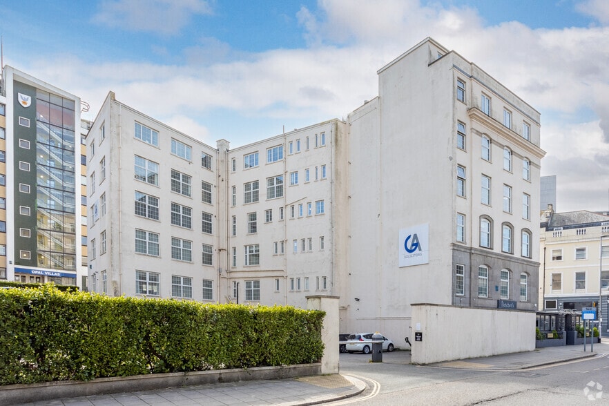 26 Lockyer St, Plymouth to rent - Building Photo - Image 3 of 5