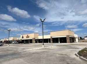 8421 FM 521 Rd, Rosharon, TX to rent Interior Photo- Image 1 of 1