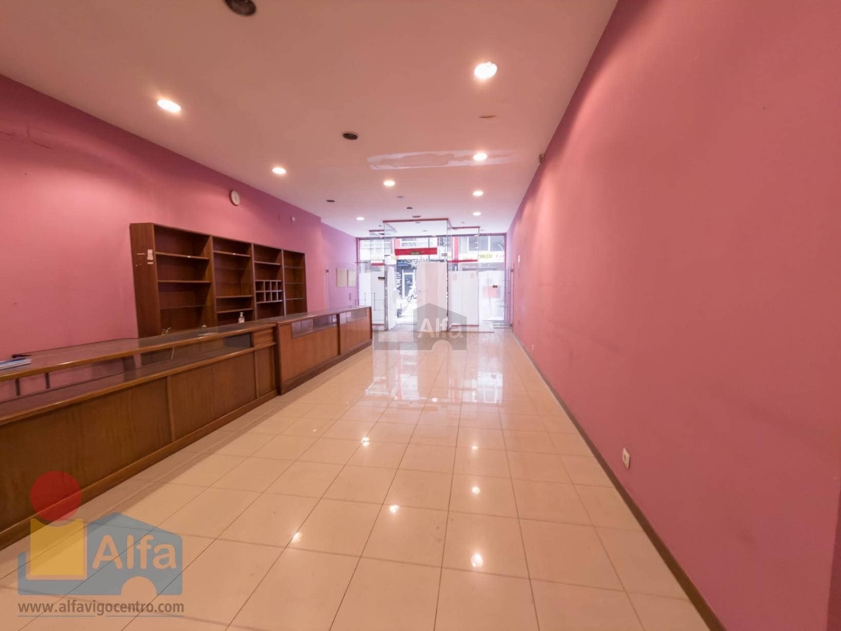 Retail in Vigo, Pontevedra to rent Interior Photo- Image 1 of 10