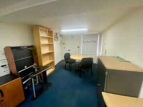 74 Bartholomew St, Newbury to rent Interior Photo- Image 2 of 5